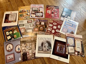 VTG lot 15X Country Primitive Christmas 80s 90s Cross Stitch Pattern Homespun - Picture 1 of 4