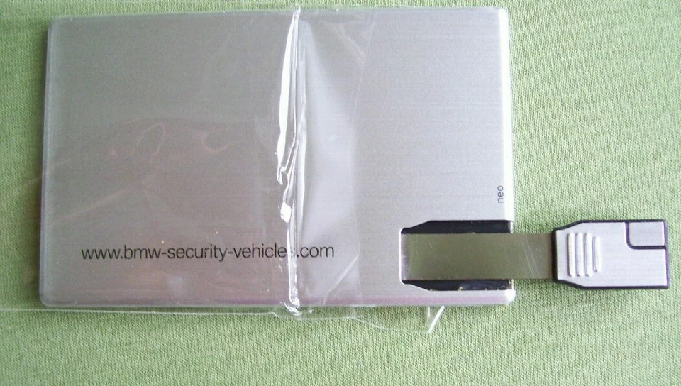 BMW 7 Series High Security USB Stick im Scheckkarten-Format 8GB Silber Edelstahl - Bild 1 von 4