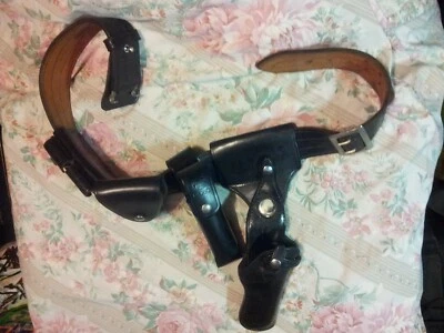 Don Hume Size 36 Black Leather Patrol Belt with Accessory Pouches and Holster - Imagem 1 de 4