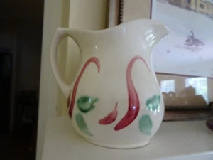 Jarra de cerámica Roseville #357/2 de tres tazas - diseño floral - Imagen 1 de 6