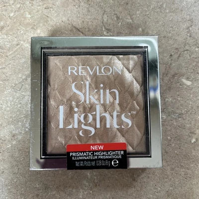 Revlon Highlighter Skin Lights Prismatic Powder Shimmer 201 Daybreak Glimmer - Image 1 of 3