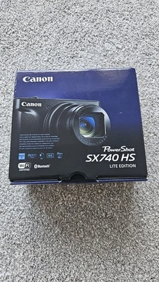 CANON PowerShot SX740 HS Lite Superzoom Compact Camera - Silver - Image 1 of 4