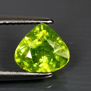 Pietra preziosa naturale 1,71 ct incredibile taglio pera (7,71 x 7,05 mm) Pakistan verde sfene - Foto 1 di 3