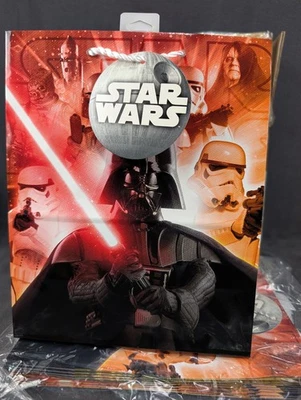 Sacolas de presente Star Wars Hallmark estojo de 40 Darth Vader, Luke Skywalker, Leia, Yoda - Imagem 1 de 4