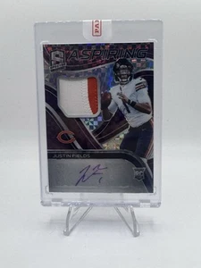 2021 Panini Spectra - Rookie Patch Autographs Justin Fields 20/20 BOOKEND - Picture 1 of 2