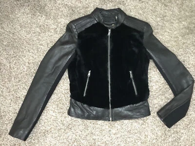 Женская кожаная мотоциклетная куртка Andrew Marc с мехом черная на молнии размер XS - Изображение 1 из 4