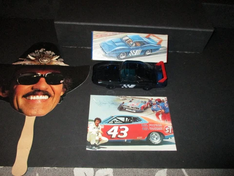 Vintage/NASCAR/Combo/Lot(Richard/Petty/POST/CARD/FAN/AVON)1970's/Nice Cover