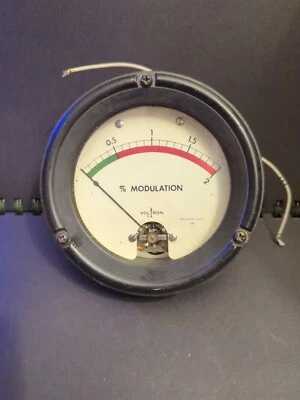 VINTAGE VOLTRON % MODULATION METER 118 Volt, Freq: 400 C.P.S. AM-FM MOD: 42.767 - Image 1 of 4