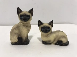 Vintage Two Siamese Cat Figurine Miniature Cats Signed JK Pottery Hand Painted - Picture 1 of 7