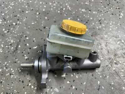 Conjunto de cilindro maestro de freno Subaru WRX 2008-2014 fabricante de equipos originales de fábrica Foto 1 de 2