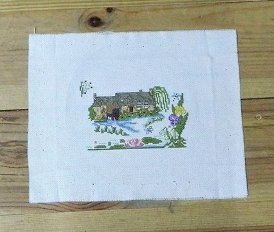 VTG Point de Croix Cottage Champêtre Broderie Terminée Décoration Murale 28x23cm - Photo 1/2