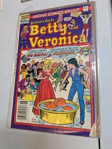 Archie's Girls Betty And Veronica #324 ; Archie | - June 1983 (L) - Picture 1 of 1