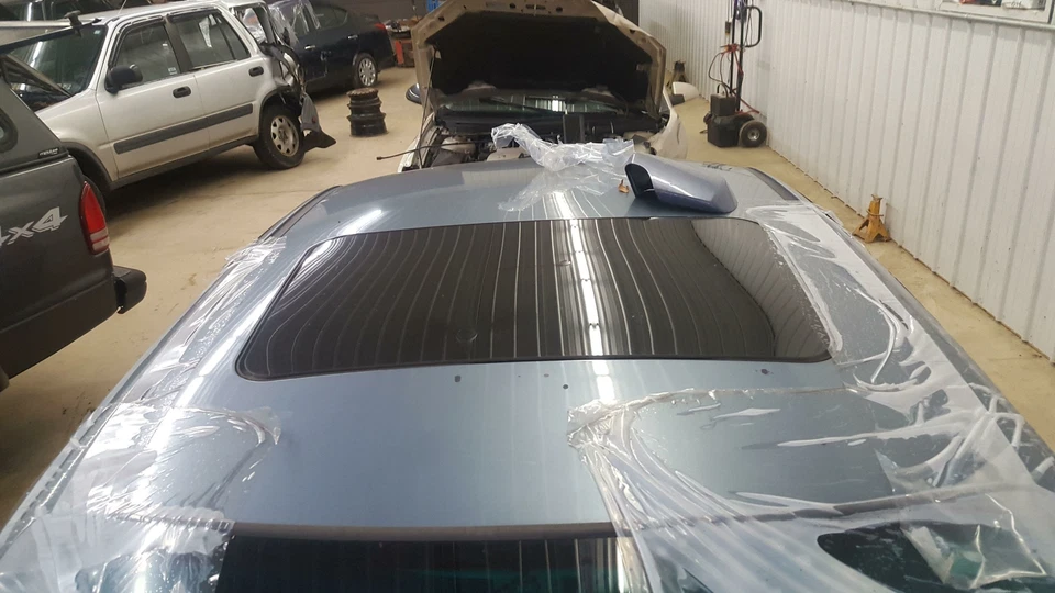 BMW 323i 2000 sedán/carro techo corredizo ventana de vidrio solamente Foto 1 de 1