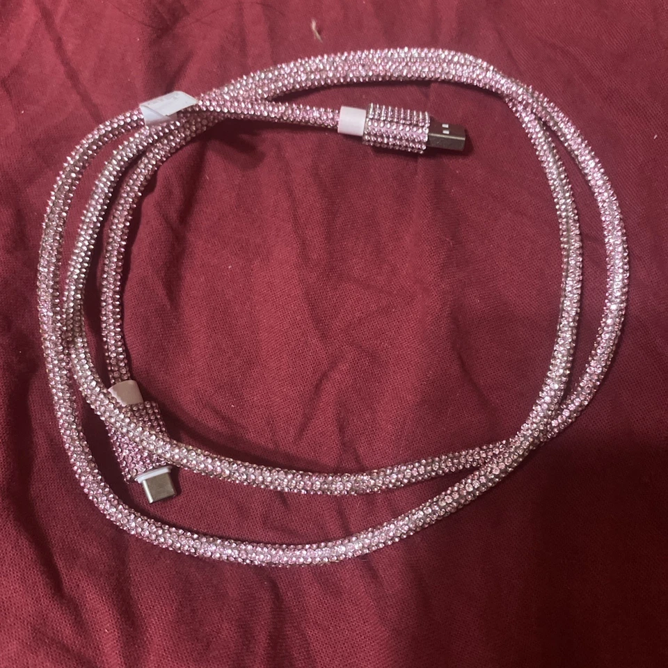 Зарядное устройство со стразами тип C - Изображение 1 из 1