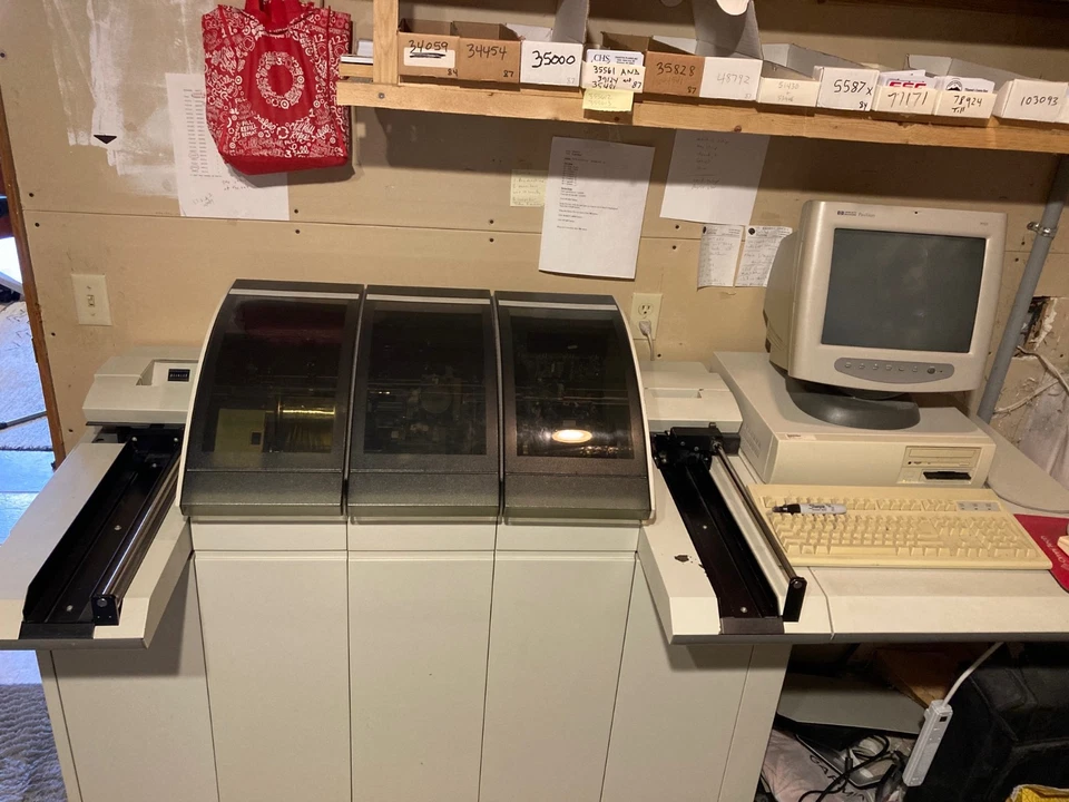 Impresora de tarjetas de crédito Foto 1 de 3