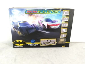 Micro Scalextric 1:64 Batman vs Joker Car Track Set Racing - Picture 1 of 10