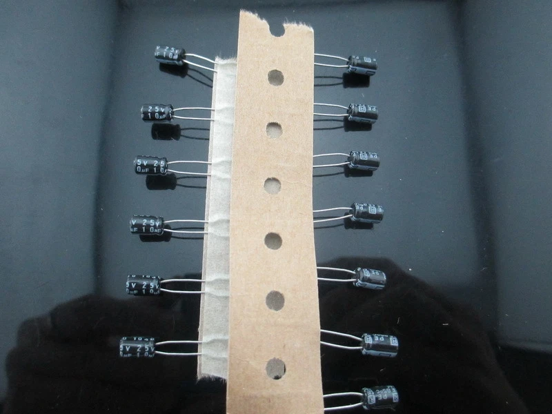 50pcs RUBYCON MS7 10mfd 25V 10UF electrolytic Capacitor 85℃  4X7mm - image 1 of 1