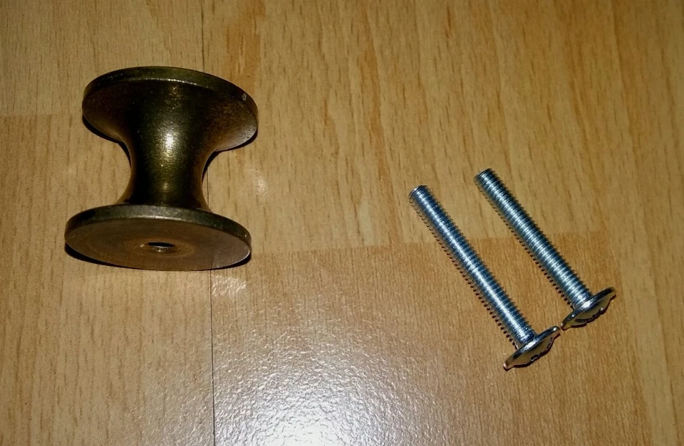 Messingknauf Messing Knauf Schrankknauf Griff mit Schrauben mehrere verfügbar - Bild 1 von 4