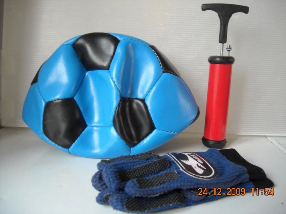 COMPLETO CALCIO PALLONE CUOIO POMPA GUANTI INTER ANNI '90 - Immagine 1 di 1