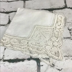 Vintage Handkerchief Ivory Hanky Crochet Trim Corner Collectible MCM - Picture 1 of 6