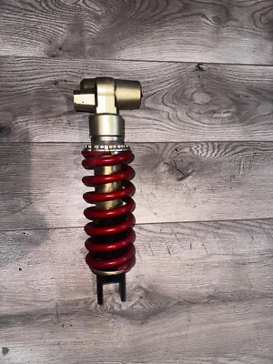 SUSPENSIÓN TRASERA OEM CHOQUE ROJO Kawasaki Z1000 ZR1000 ZR 1000 03 04 05 06 Foto 1 de 4