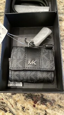 Soporte Michael Kors Hudson Logo AirPods Pro con cordón nuevo en caja con etiquetas  Foto 1 de 4