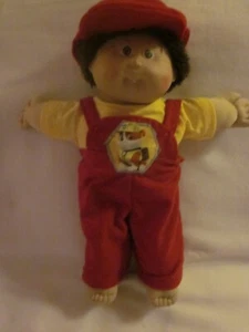 CPK Puppenkleidung/16-18 Zoll/roter Overall/gelbes T-Shirt - Bild 1 von 2