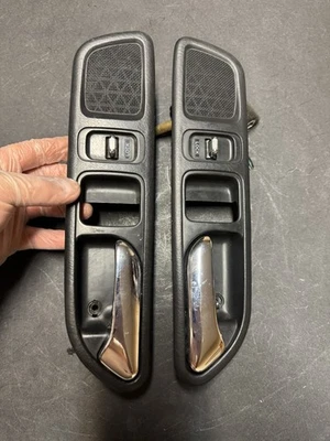 Manija de puerta interior interior izquierda derecha para conductor y pasajero Honda Prelude 97-01 Foto 1 de 4