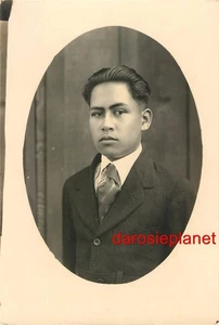 c1910 HAWAII Original 4x6 PORTRAIT junge HAWAII JUGENDLICHE tragen ANZUG gutaussehend - Bild 1 von 1
