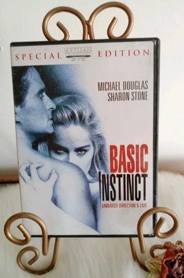 BASIC INSTINCT - Image 1 of 3