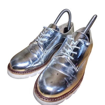 Raro Stuart Weitzman Plata Espejo Vidrio Metro Cordones Oxfords Talla 7 M Foto 1 de 4