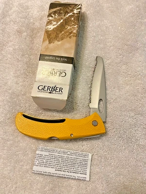 Gerber ez out utility knife new in box # 06972 - Image 1 of 3