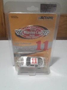 2003 Action #11 Cale Yarborough 1976 1977 & 1978 3X Champion Sieg Runde NASCAR - Bild 1 von 2