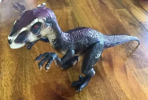 2000 Hasbro Jurassic Park 3 - JP III - Stalking Velociraptor - Picture 1 of 12