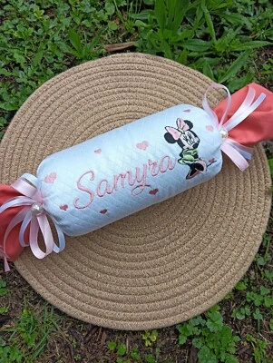 cuscino decorativo A Forma Di Caramella Minnie Personalizzato Ricamato A Macchin - Immagine 1 di 3
