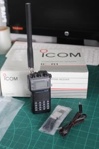 Récepteur de communication ICOM IC-R1 avec accessoires et boite - Photo 1/24