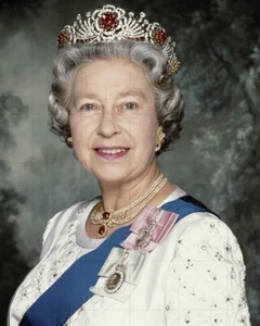 HER MAJESTY QUEEN ELIZABETH II - 10" x 8" Diamond Jubilee Portrait Photo 2012 - Foto 1 di 1
