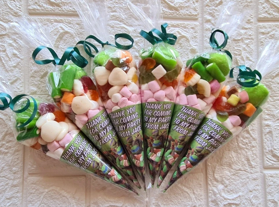 10 x TEENAGE MUTANT NINJA TURTLES party sweet cones Personalised  birthday  - Image 1 of 1