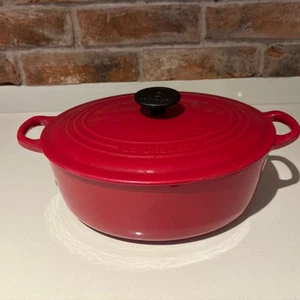 Vintage Le Creuset 27 Cm Cerise Red Dutch Oven Casserole Dish Oval D w/ Lid - Picture 1 of 11