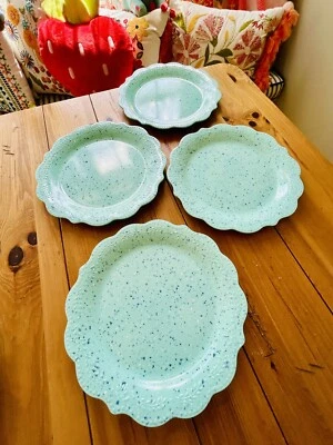 ¡Nuevo juego de 4 platos de cena moteados de melamina Juliette verde azulado Pioneer Woman! Foto 1 de 4