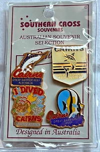JUEGO 4 X CAIRNS GRAN BARRERA DE ARRECIFES AUSTRALIA EN TARJETA ORIGINAL EN INSIGNIAS PIN PKT - Imagen 1 de 8