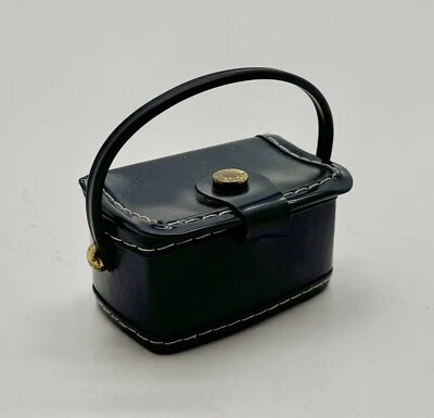 Estuche de Maquillaje de Vinilo Azul Marino “Me Too” De Colección Difícil de Encontrar Perfecto para Muñecas de 12”-16”! Foto 1 de 4