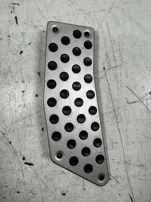 02-09 Placa de soporte de reposapiés Honda S2000 46992-S2A-010 OEM Foto 1 de 2