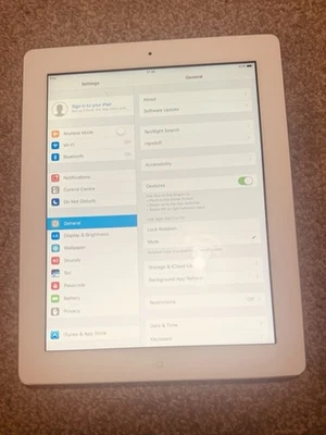 Apple iPad 4 WiFi 9.7" White 32GB - Image 1 of 4