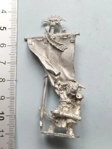 MINOTAUR HERO STANDART BEARER / METAL MINIATURE P117 - Imagen 1 de 1