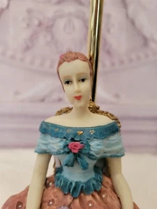 Victorian Trading Lady in Waiting With Dove of Peach Lamp 2A - Picture 1 of 2