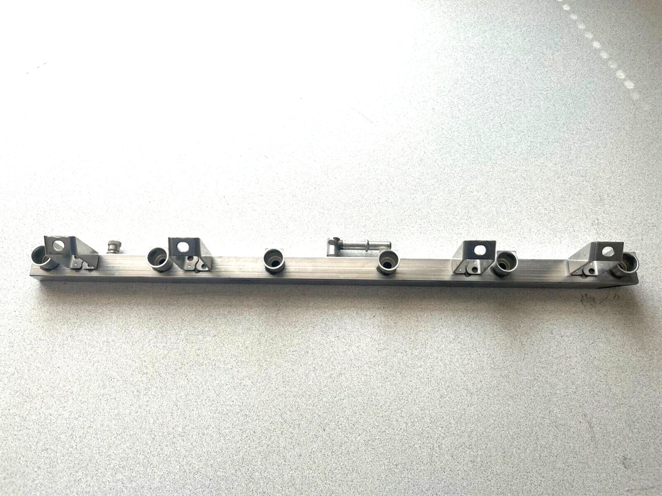 BMW X5 3.0Si E70 2007-2013 ~ carril inyector de combustible ~ 13537542541 ~ pieza OEM Foto 1 de 3