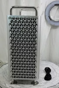 APPLE MACPRO7 A1991 Desktop XEON W-3245 3.20GHZ 96GB 1TB SEE NOTES - Picture 1 of 9