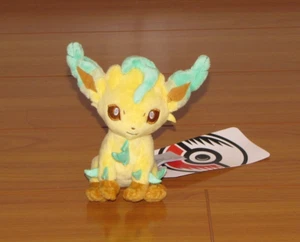 LEAFEON Pokemon Centro Sentado Cuties hierba zorro muñeca de peluche NUEVO - Imagen 1 de 8
