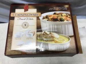 CORNING WARE 9 Pezzi Set di Ciotole da Forno Microonde BIANCO FRANCESE con Coperchi NOS - Foto 1 di 4